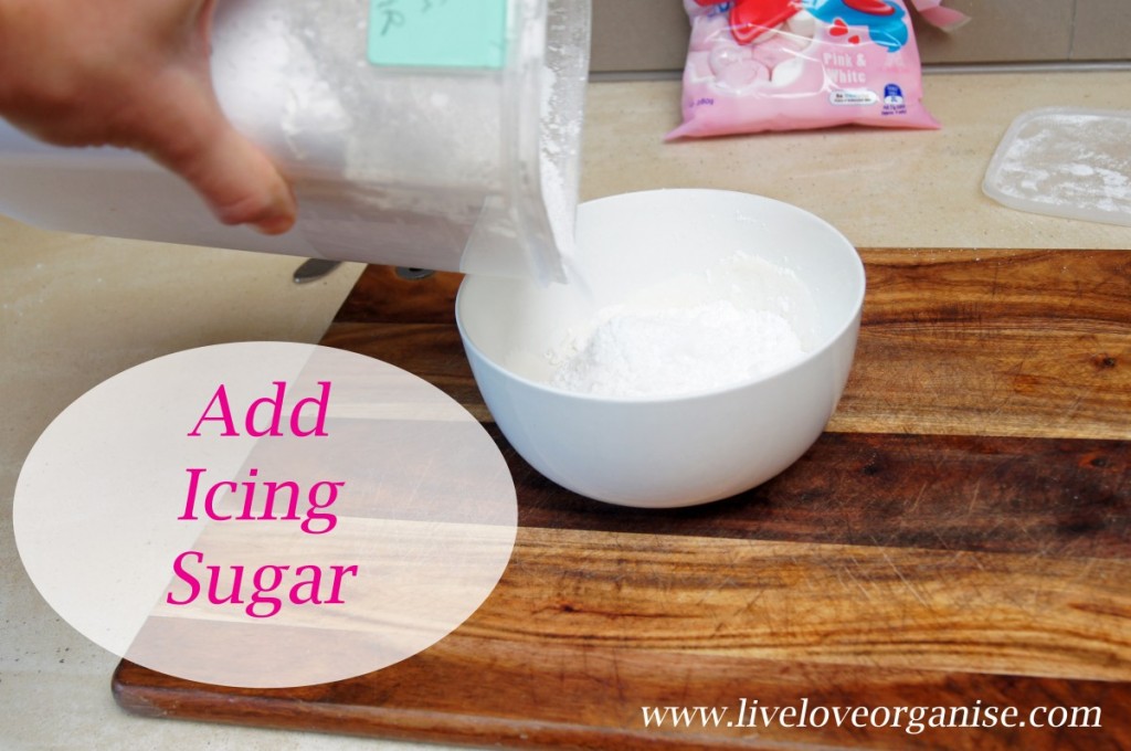 DIY RollOut Icing Live Love Organise